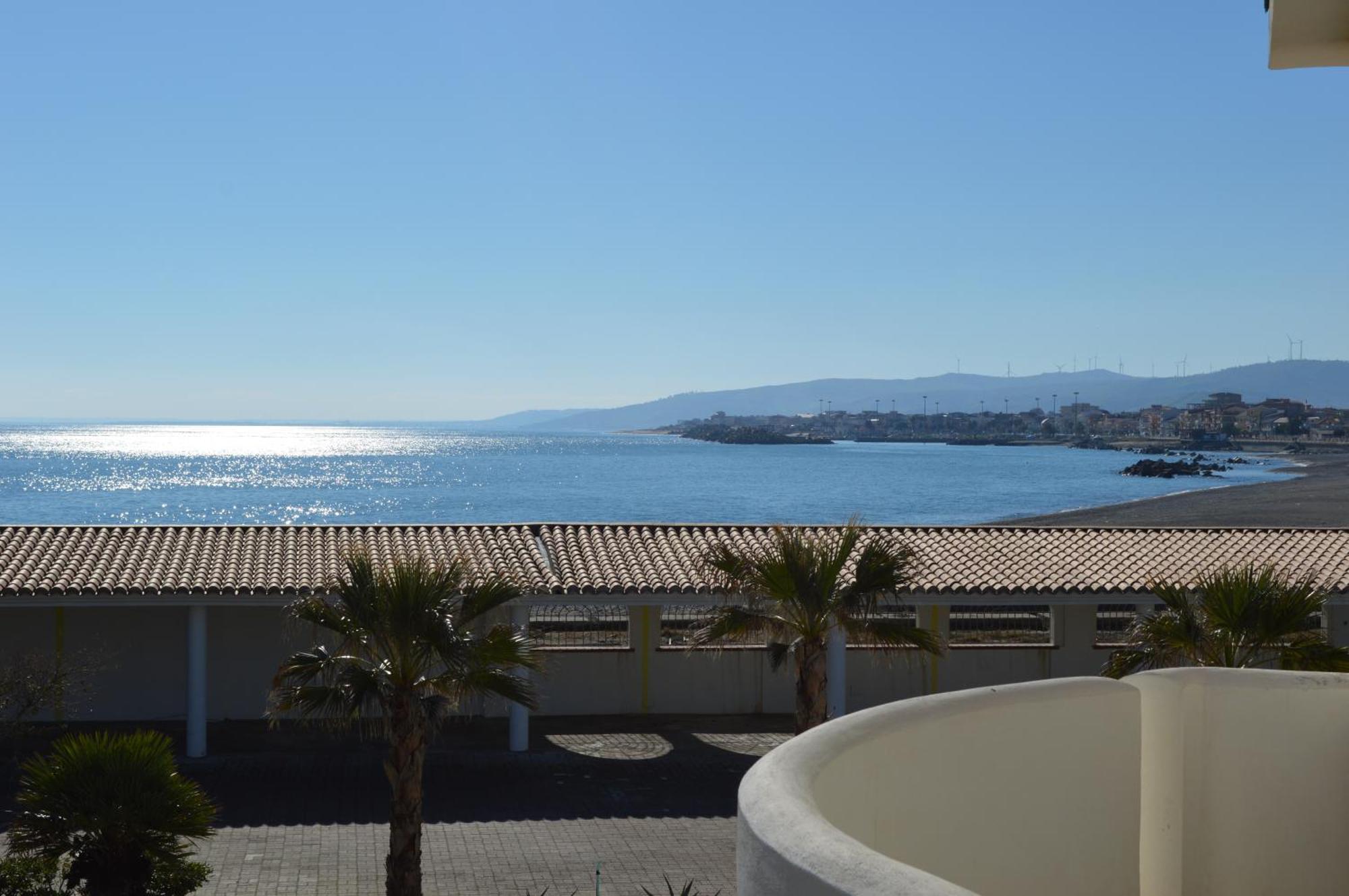 Hotel Residence Il Gabbiano Cirò Marina 部屋 写真