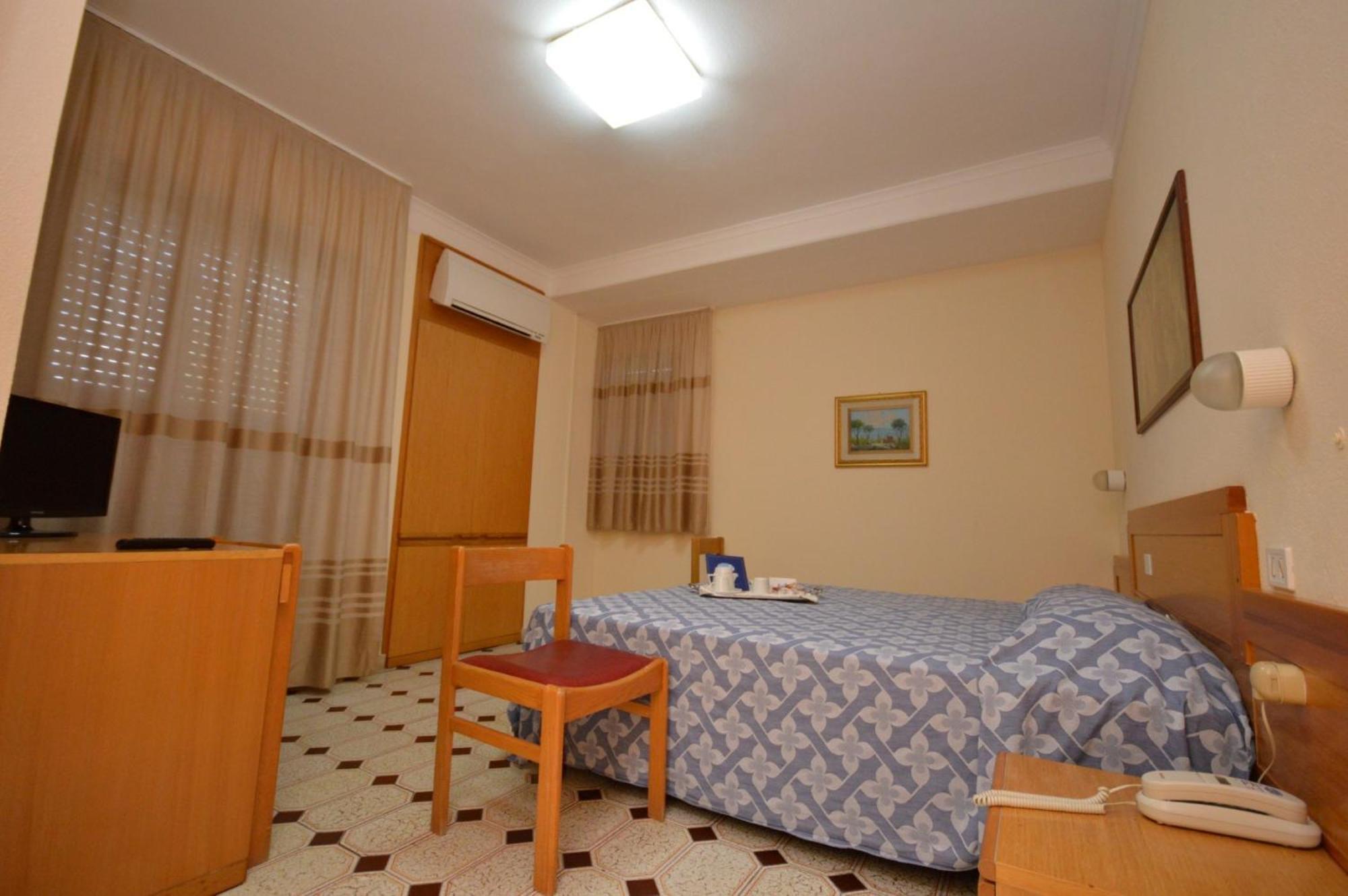 Hotel Residence Il Gabbiano Cirò Marina 部屋 写真